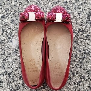 Salvatore ferragamo rhinestone varina size 6